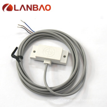 LANBAO cheap capacitive proximity sensor CE34 Non-flush NPN NO 10mm proximity sensor